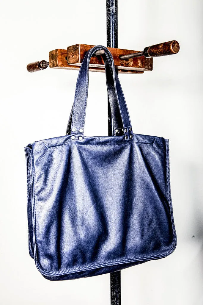 B15 TOTE W/TOP ZIPPER & INTERIOR POCKET