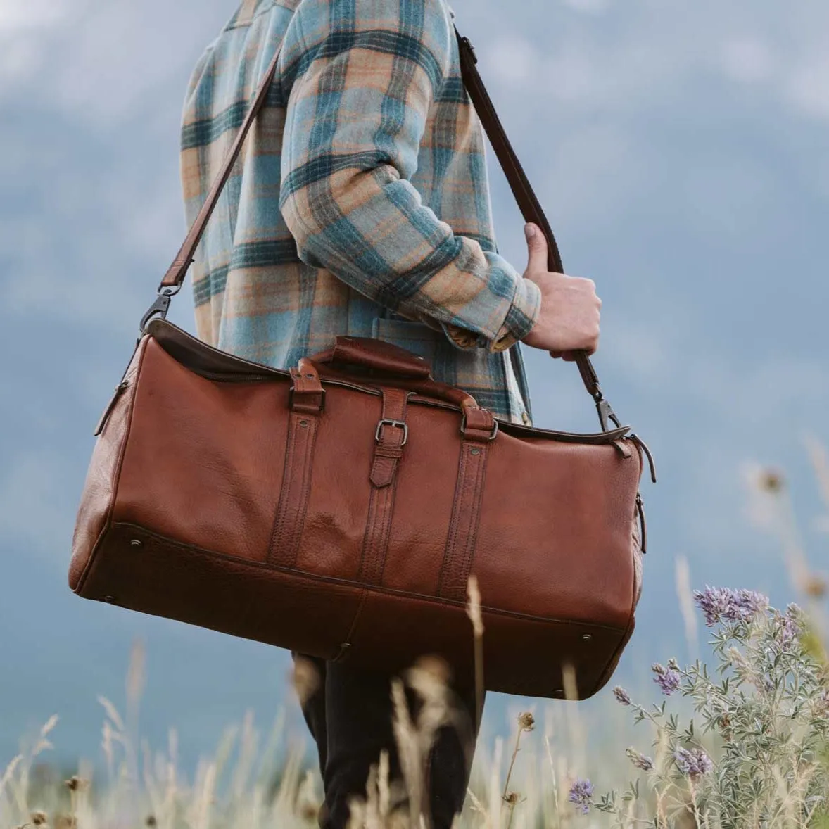 Dazzlo Vegetable-Tanned Full-Grain Leather Duffel Bag - Amber Brown - 25"