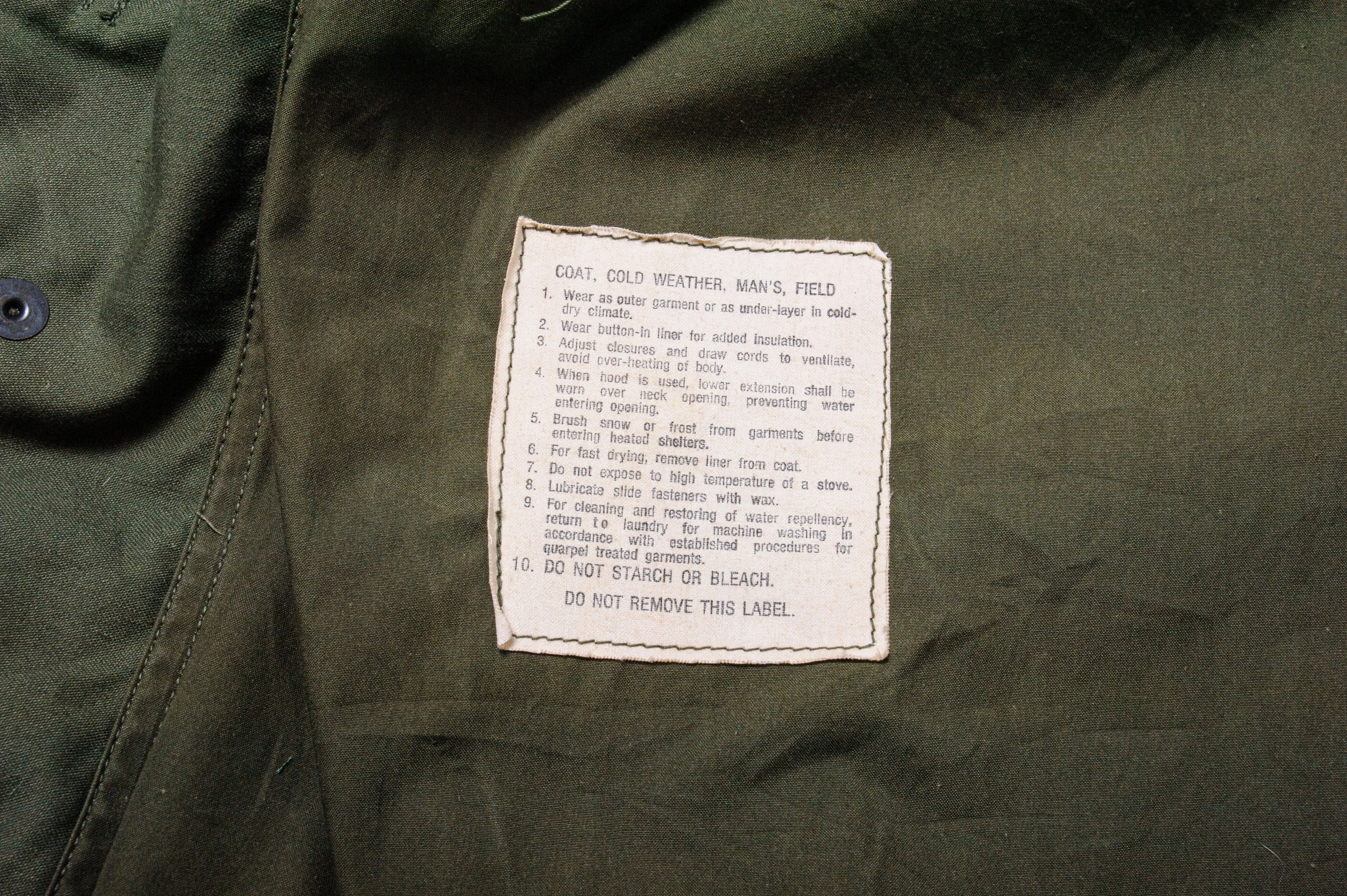 VINTAGE US ARMY M-1965 M65 FIELD JACKET 1977 SIZE MEDIUM REGULAR