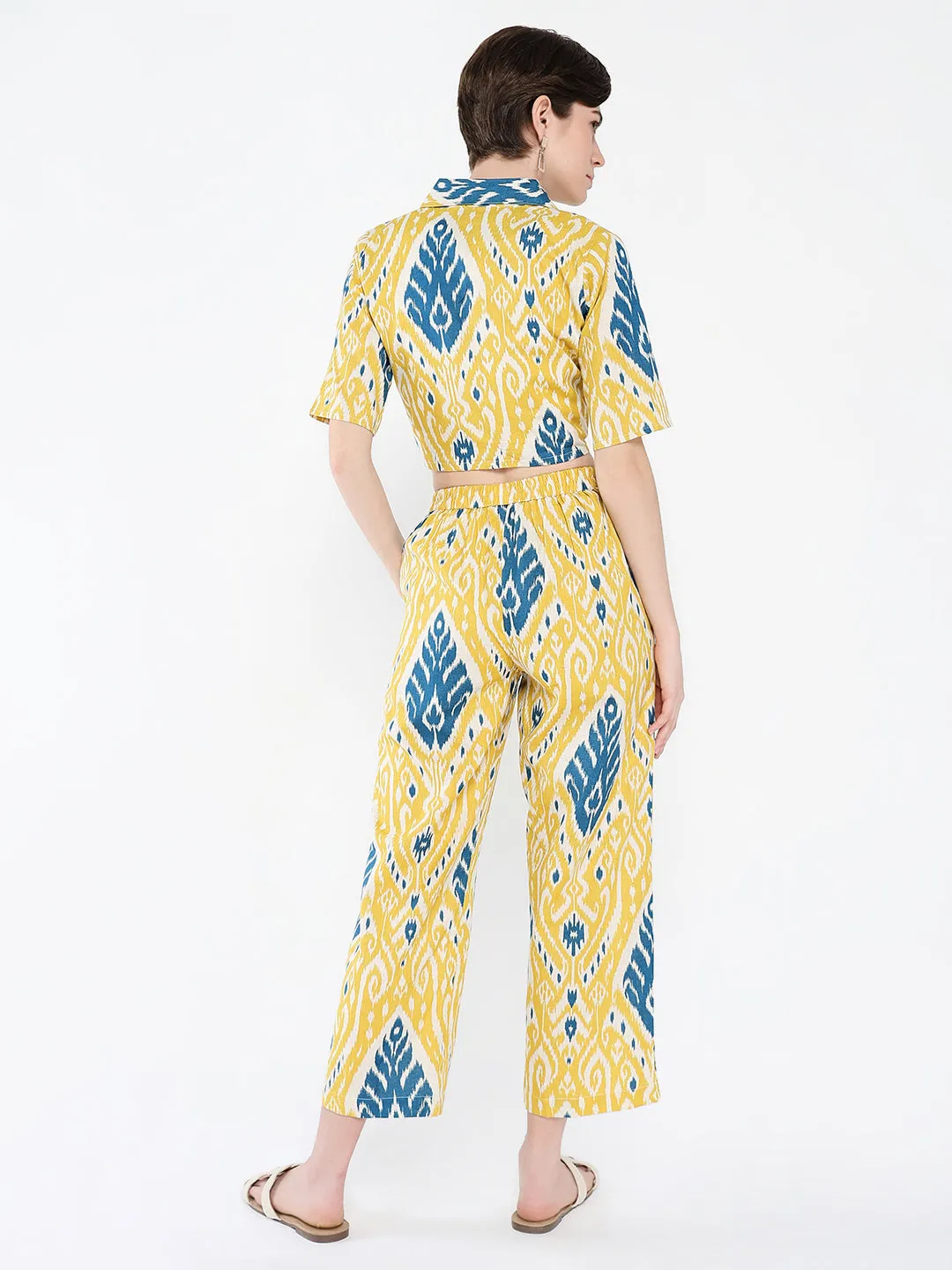 Women Yellow Printed Co Ords Set with Inner Top