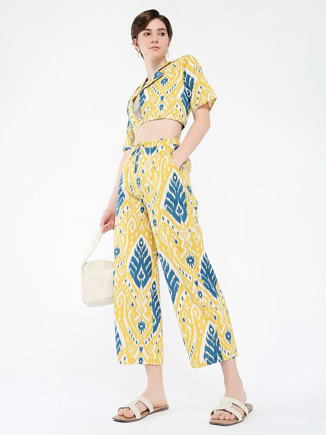 Women Yellow Printed Co Ords Set with Inner Top