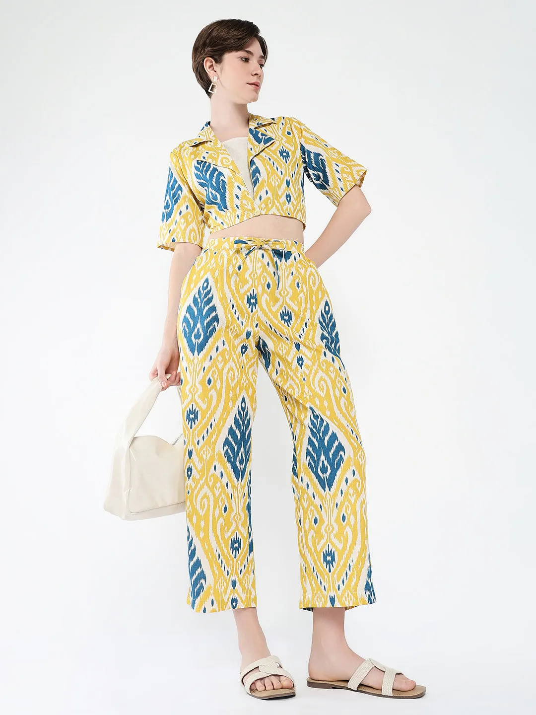 Women Yellow Printed Co Ords Set with Inner Top