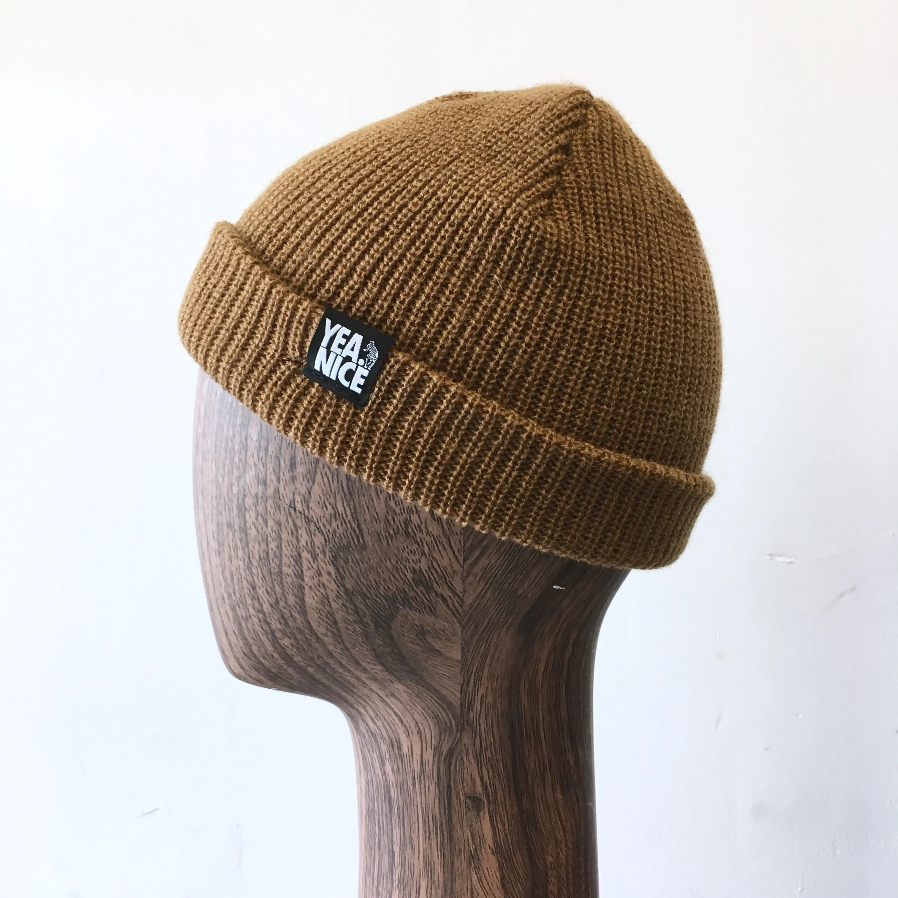 YEA.NICE Mens brown acrylic knit beanie, NS